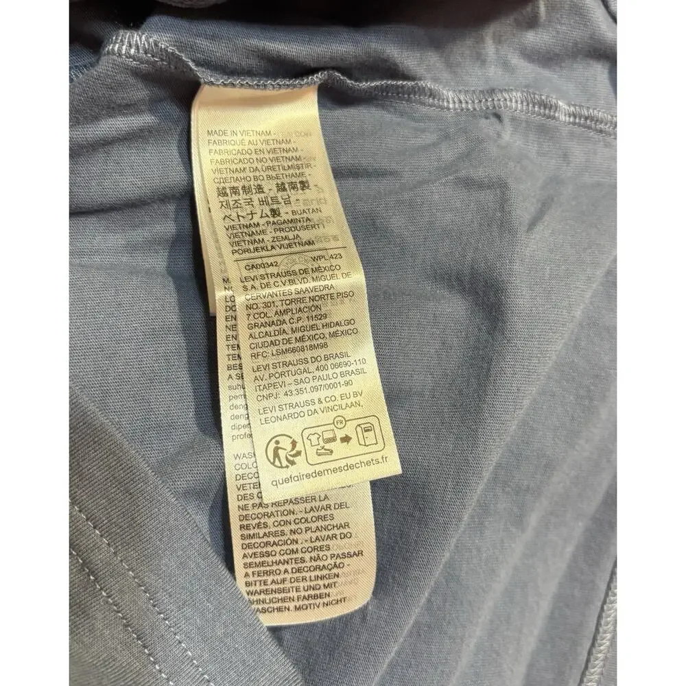 Levi’s Relaxed Fit Long Sleeve Graphic T Shirt Blue Men’s Medium NWT
